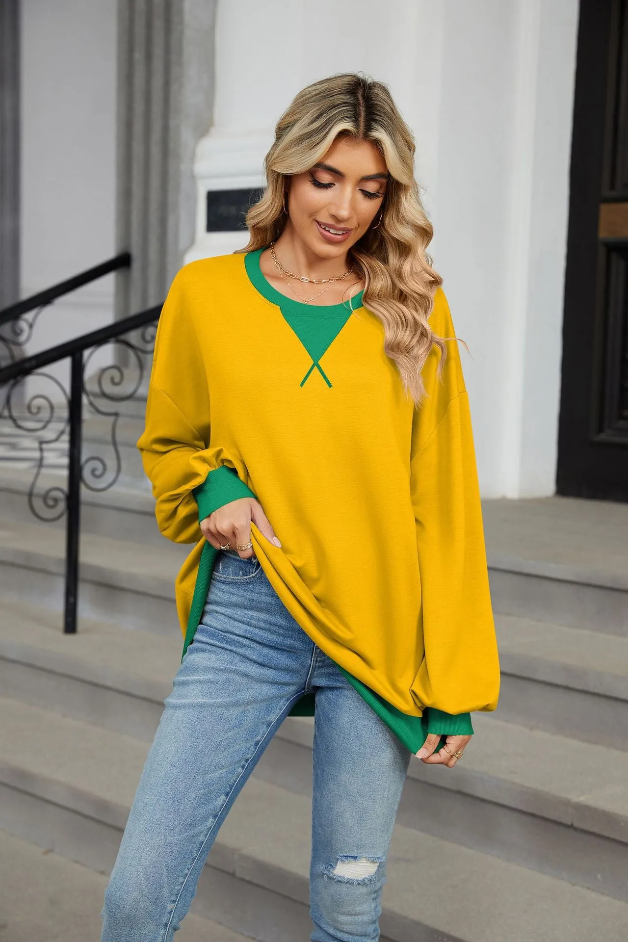 Contrasting Color Round Neck Loose Long-sleeved Sweater