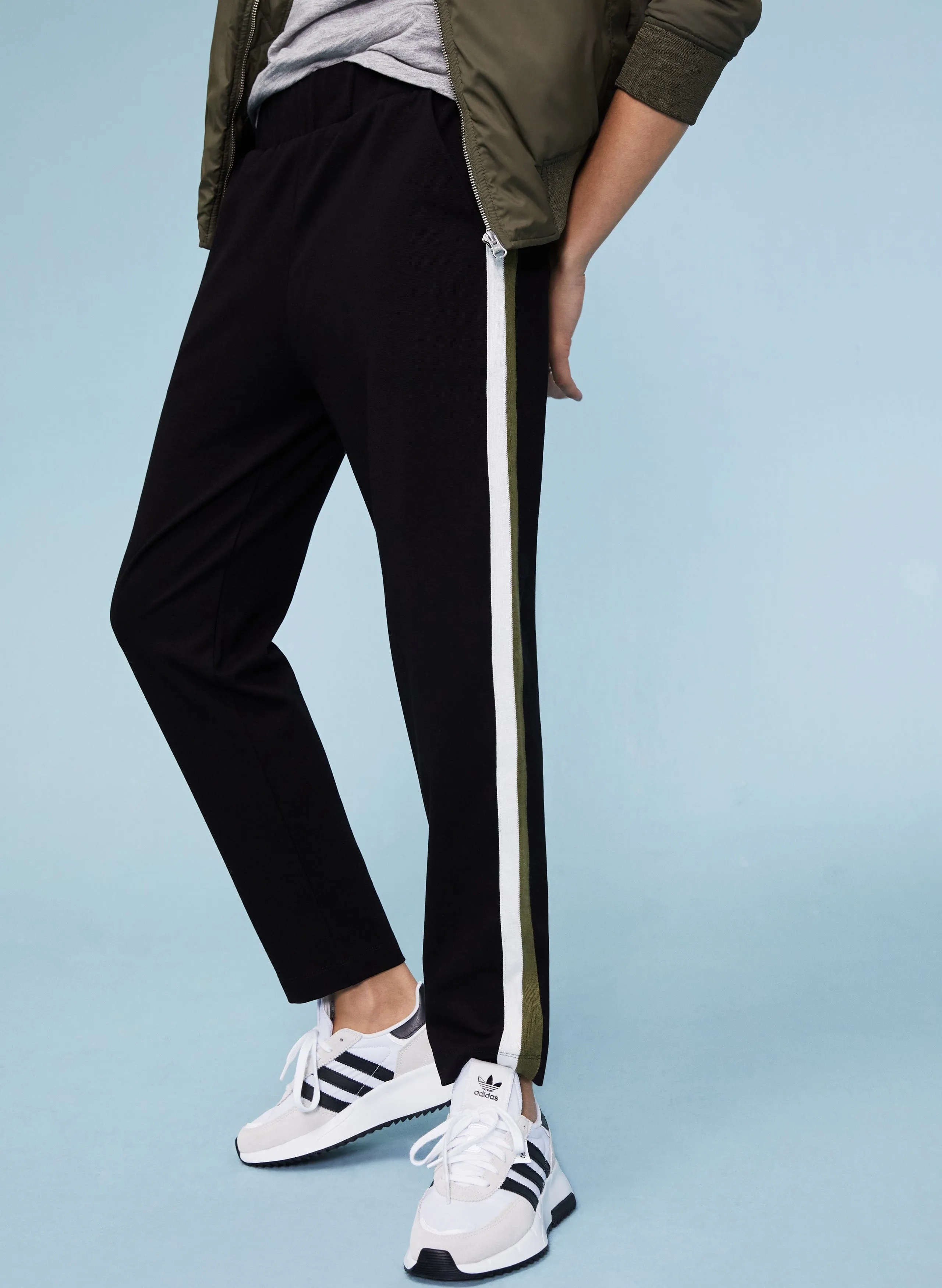 Jay  LENZING™ ECOVERO™ Pants | Caviar Black & Olive