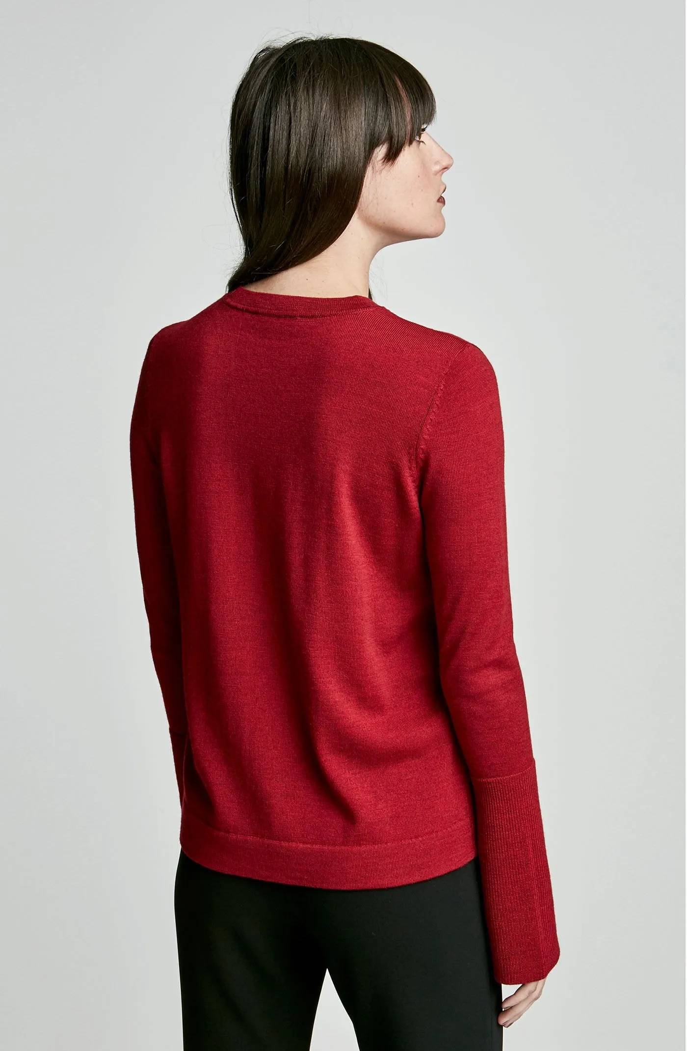 MERINO CREW NECK SWEATER