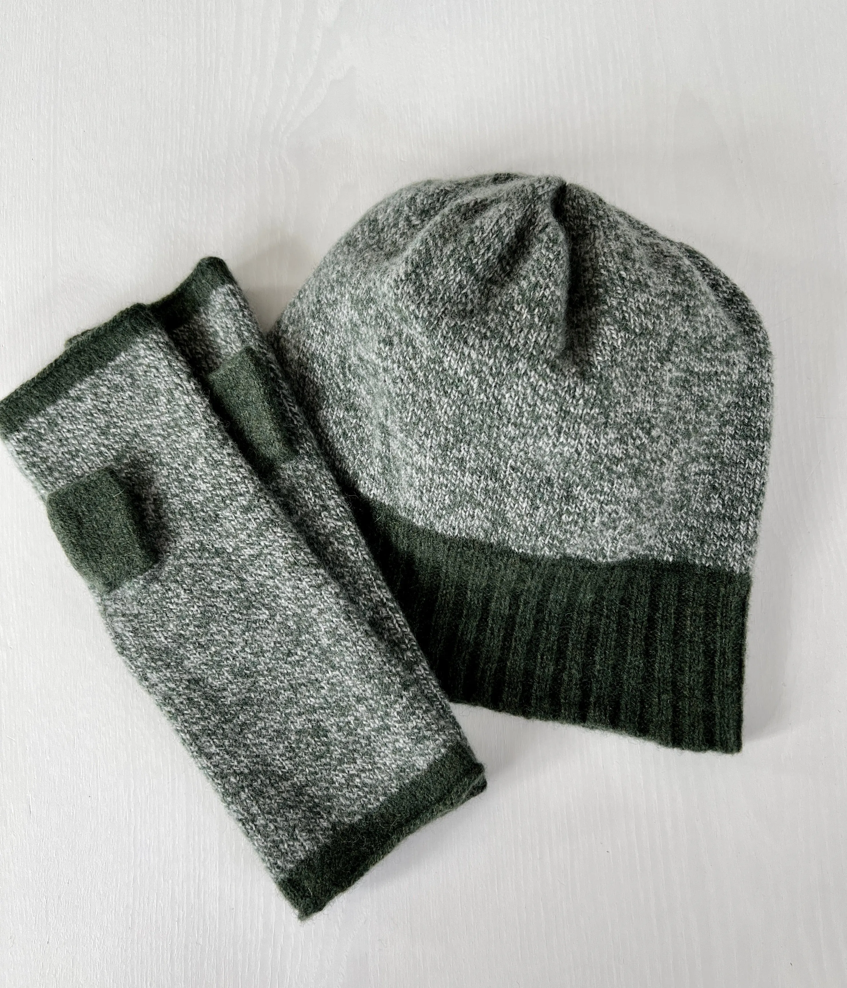 Mittens - Knitted fingerless marled mittens with contrast trims