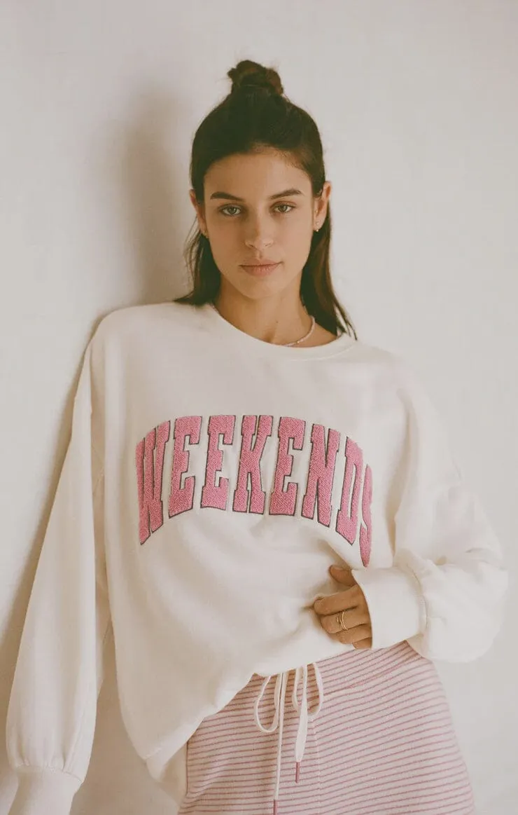 OVERSIZED WEEKEND GRAPHIC SWEATSHIRT